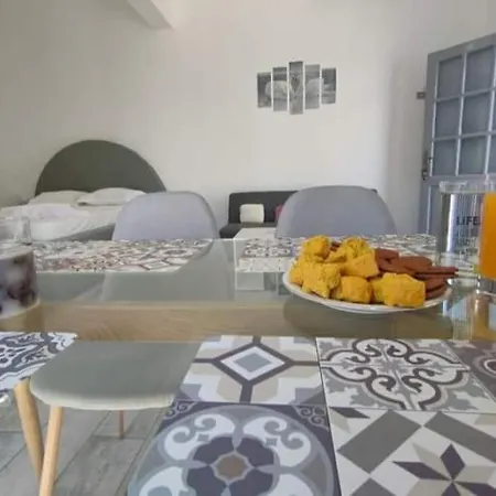 Nikolas Aggelis * Pera Gyalos