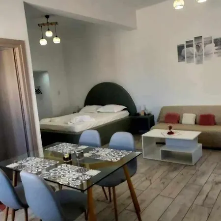 Apartment Nikolas Aggelis Pera Gyalos