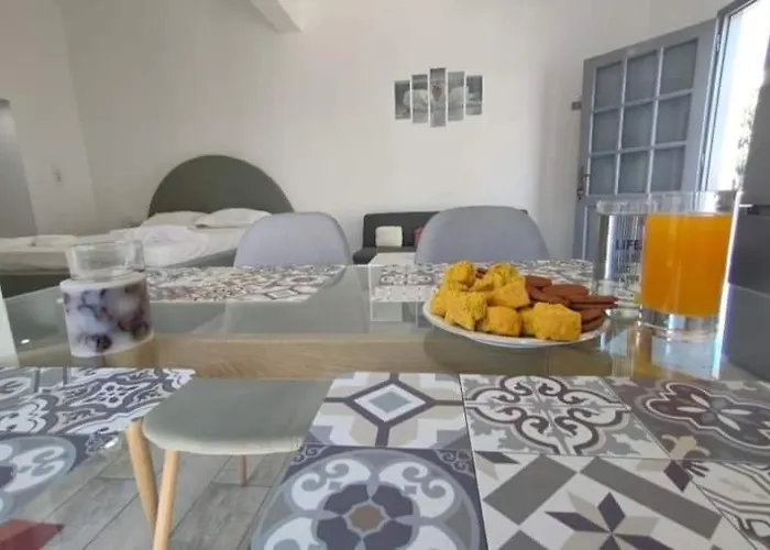 Nikolas Aggelis * Pera Gyalos