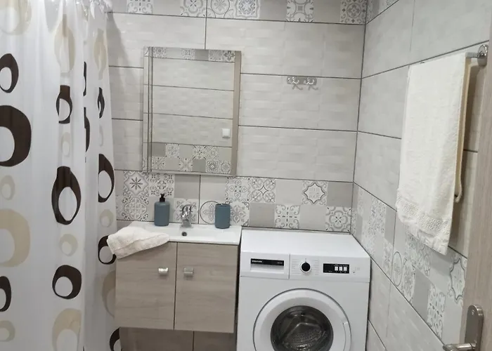 Nikolas Aggelis Pera Gyalos