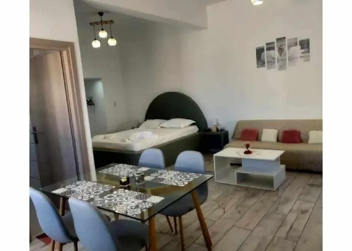 Apartment Nikolas Aggelis Pera Gyalos